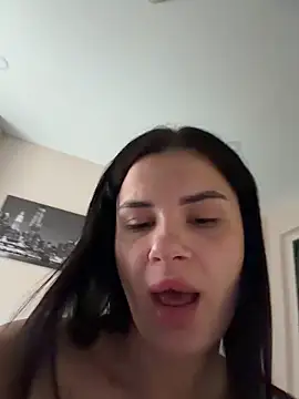 Snapshot of MiraReach chatting on 02-05-26, 01:45 MiraReach online show from 02-05-26, 01:45