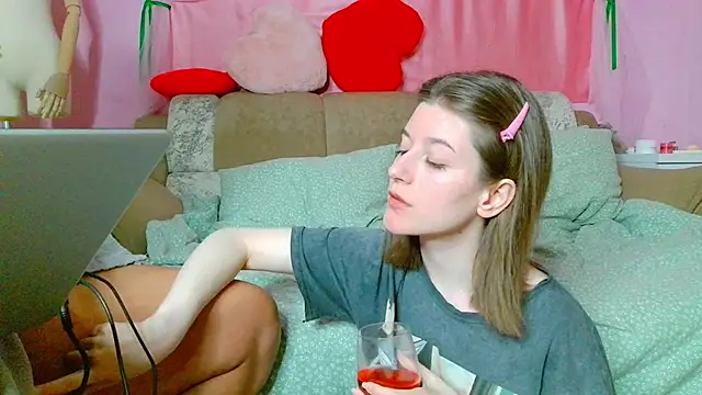 Marinaxmonroe online show from 05-07-26, 03:04
