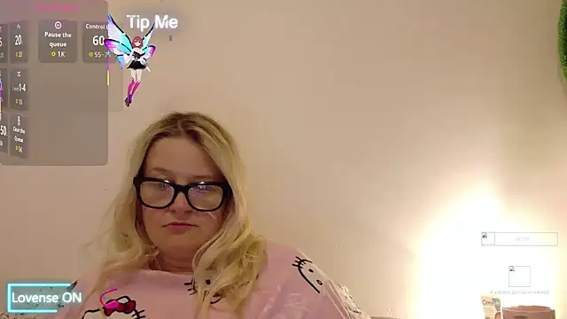 SuzieSub online show from 11-18-25, 08:28