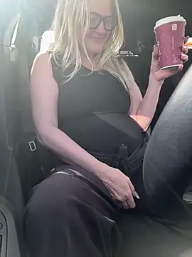 SuzieSub online show from 03-27-26, 10:38