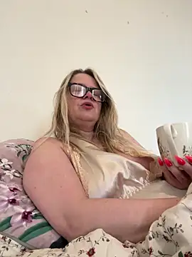 SuzieSub online show from 03-05-26, 08:55