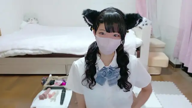 Snapshot of clara_6x9 chatting on 10-04-25, 03:24 clara 6x9 online show from 10-04-25, 03:24