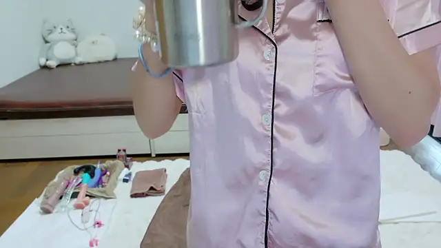 Snapshot of clara_6x9 chatting on 09-13-25, 09:26 clara 6x9 online show from 09-13-25, 09:26