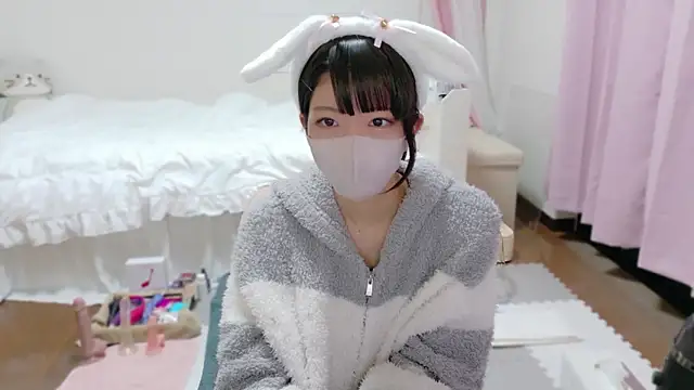 Snapshot of clara_6x9 chatting on 10-28-25, 07:46 clara 6x9 online show from 10-28-25, 07:46