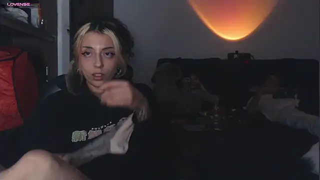 MiaBunnie online show from 01-16-26, 04:38