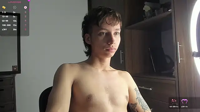 Snapshot of spacehumanz chatting on 11-17-25, 11:20 spacehumanz online show from 11-17-25, 11:20