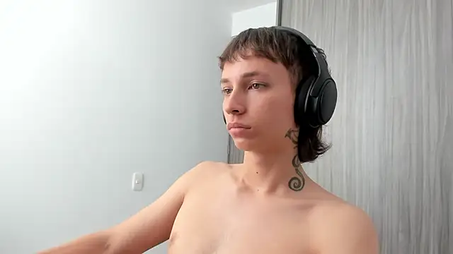 Snapshot of spacehumanz chatting on 02-27-26, 08:41 spacehumanz online show from 02-27-26, 08:41