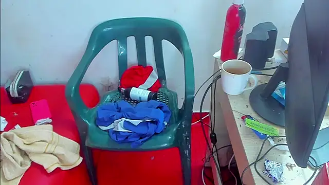 extreme hot crazy online show from 12-17-25, 05:18