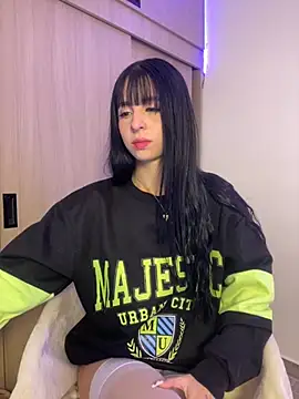 Snapshot of Lia__1 chatting on 09-18-25, 03:37 Lia  1 online show from 09-18-25, 03:37