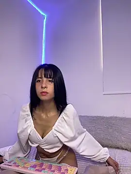 Snapshot of Lia__1 chatting on 09-16-25, 05:14 Lia  1 online show from 09-16-25, 05:14