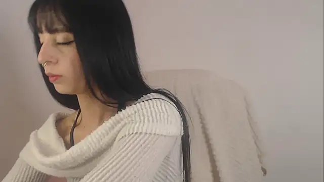 Snapshot of Lia__1 chatting on 10-15-25, 10:29 Lia  1 online show from 10-15-25, 10:29