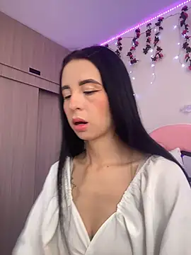 Lia  1 online show from 11-19-25, 05:13