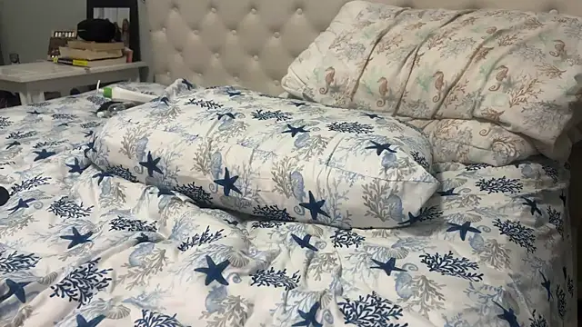 Snapshot of tattedNitalian chatting on 09-24-25, 03:57 tattedNitalian online show from 09-24-25, 03:57