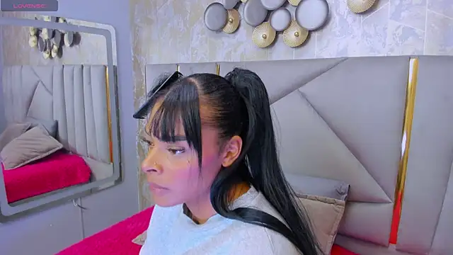 EmmaEbony  online show from 04-28-26, 11:58