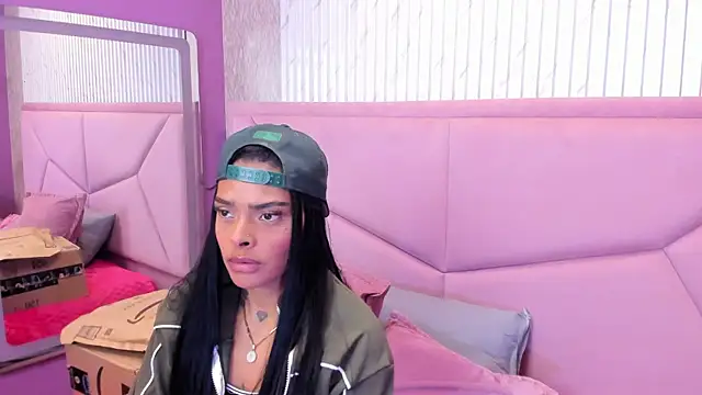 EmmaEbony  online show from 05-03-26, 01:33