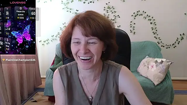 Snapshot of Lia_Tito chatting on 07-10-26, 06:24 Lia Tito online show from 07-10-26, 06:24