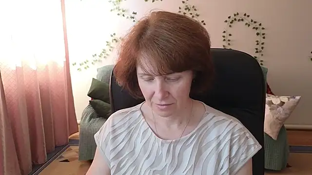 Snapshot of Lia_Tito chatting on 06-12-26, 06:44 Lia Tito online show from 06-12-26, 06:44