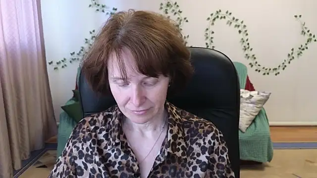 Snapshot of Lia_Tito chatting on 05-16-26, 11:20 Lia Tito online show from 05-16-26, 11:20