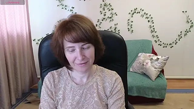 Snapshot of Lia_Tito chatting on 05-19-26, 12:34 Lia Tito online show from 05-19-26, 12:34