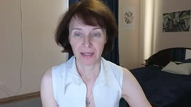 Lia Tito online show from 11-30-25, 06:03