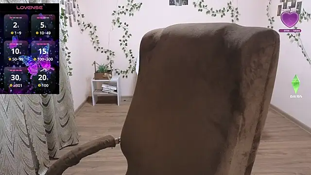 Snapshot of Lia_Tito chatting on 10-20-25, 11:44 Lia Tito online show from 10-20-25, 11:44