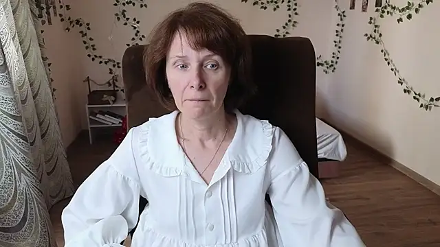 Snapshot of Lia_Tito chatting on 09-15-25, 12:16 Lia Tito online show from 09-15-25, 12:16