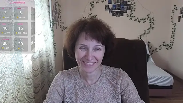 Snapshot of Lia_Tito chatting on 10-24-25, 06:34 Lia Tito online show from 10-24-25, 06:34