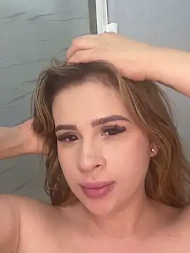 Snapshot of Alanna_arab chatting on 05-09-26, 05:22 Alanna arab online show from 05-09-26, 05:22