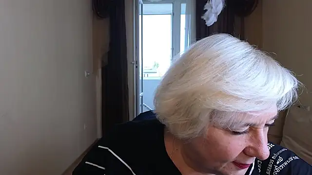 Snapshot of Milana_Milky chatting on 10-19-25, 06:05 Milana Milky online show from 10-19-25, 06:05