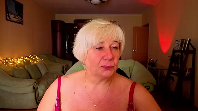 Snapshot of Milana_Milky chatting on 09-28-25, 06:09 Milana Milky online show from 09-28-25, 06:09