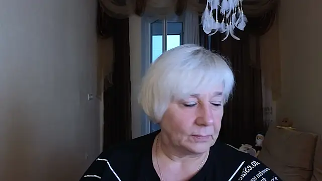 Snapshot of Milana_Milky chatting on 10-20-25, 05:09 Milana Milky online show from 10-20-25, 05:09