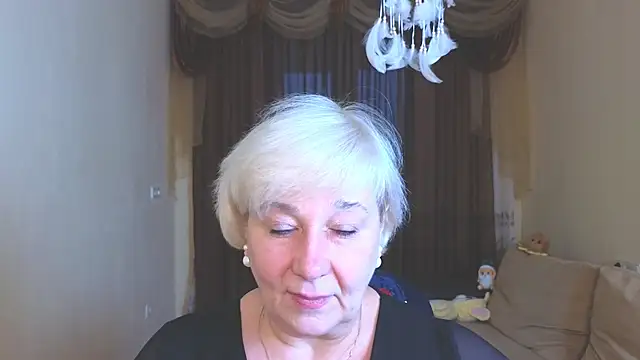 Milana Milky online show from 11-17-25, 05:00