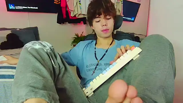 Tonerii online show from 10-11-25, 06:09