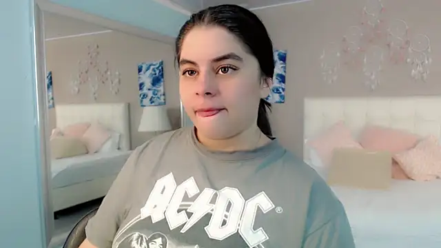 maddissonivanova online show from 04-15-26, 07:07