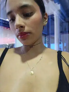 Lorena Mcfly online show from 04-19-26, 11:44