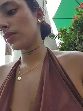 Lorena Mcfly online show from 05-03-26, 01:47