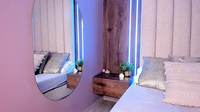 LucySalvatore  online show from 12-01-25, 05:47