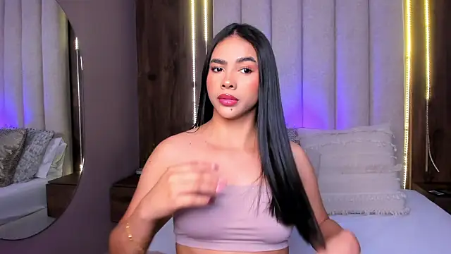 LucySalvatore  online show from 10-04-25, 04:08