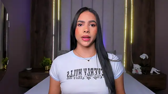 LucySalvatore  online show from 09-27-25, 01:17