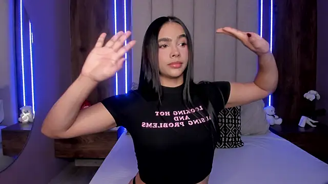 LucySalvatore  online show from 04-11-26, 03:03