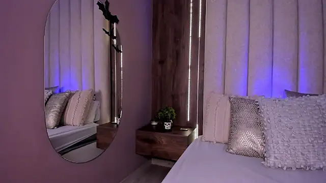 LucySalvatore  online show from 10-15-25, 01:08