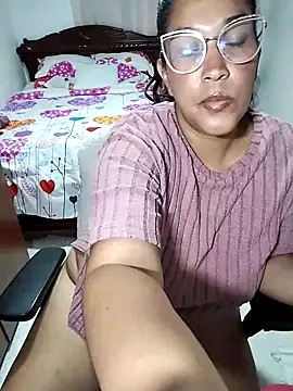 Ivy horse  online show from 09-18-25, 03:31