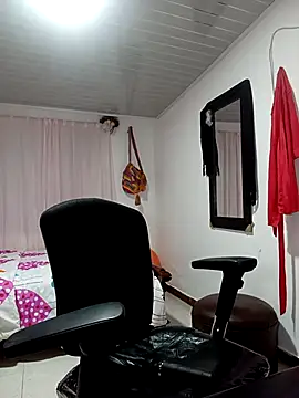 Ivy horse  online show from 10-08-25, 02:13