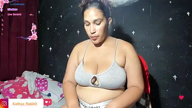 Ivy horse  online show from 04-10-26, 01:45