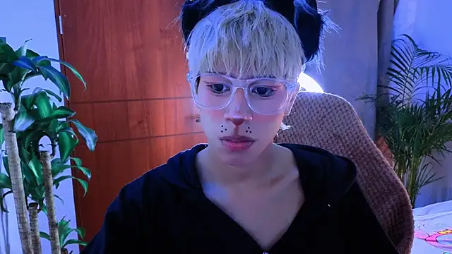 taichi bluy online show from 10-29-25, 10:47