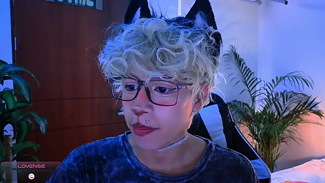 taichi bluy online show from 10-17-25, 01:57