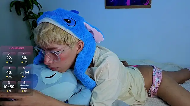 taichi bluy online show from 12-16-25, 03:55