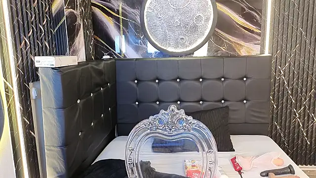 Snapshot of Witch_Scarlet chatting on 03-27-26, 11:49 Witch Scarlet online show from 03-27-26, 11:49