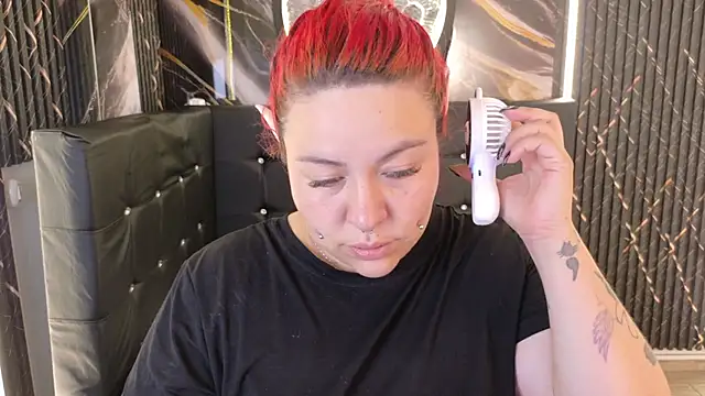 Snapshot of Witch_Scarlet chatting on 04-12-26, 01:09 Witch Scarlet online show from 04-12-26, 01:09