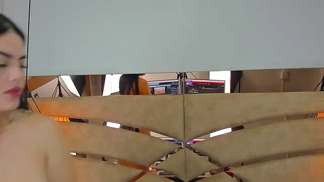 pamemiller1 online show from 11-01-25, 11:04